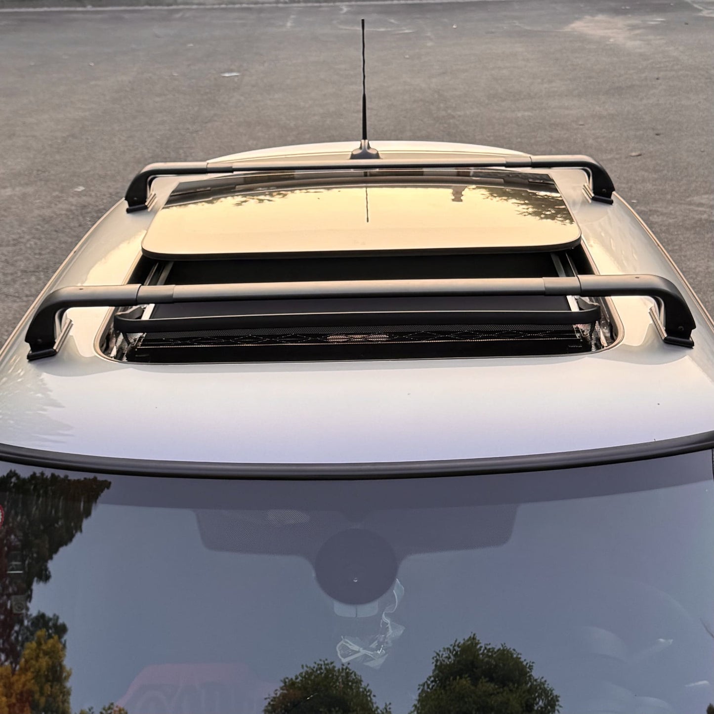 Roof rack cross bars for Mini Cooper Clubman models without rails