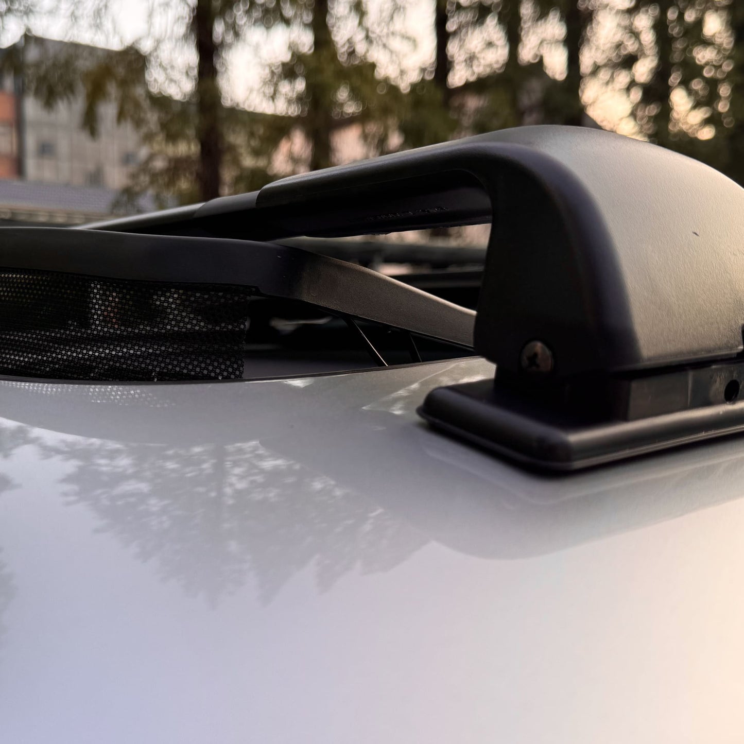 Mini Cooper cross bars roof rack system for naked roof installation
