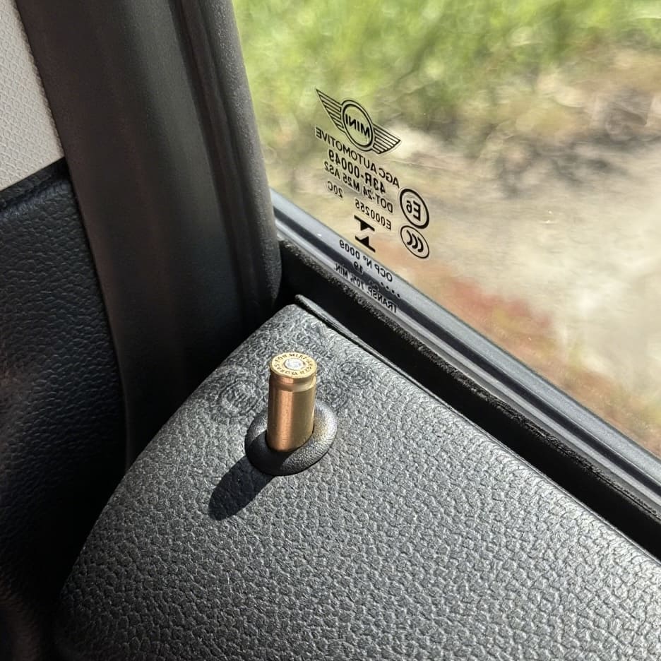 Perno de cerradura estilo bala para MINI Cooper F60 – accesorio personalizado de latón