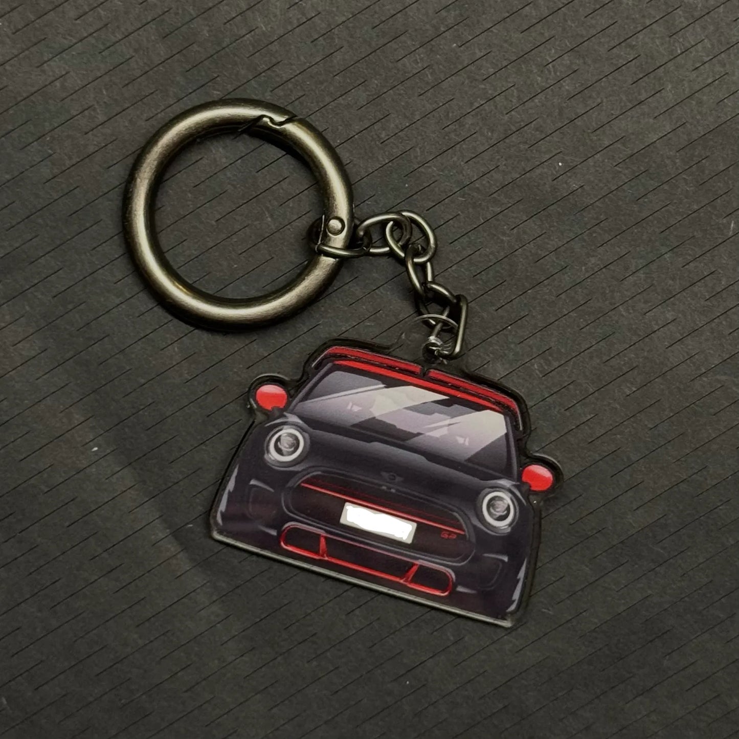 Personalized MINI Cooper keychain in acrylic, a unique gift for car enthusiasts and collectors