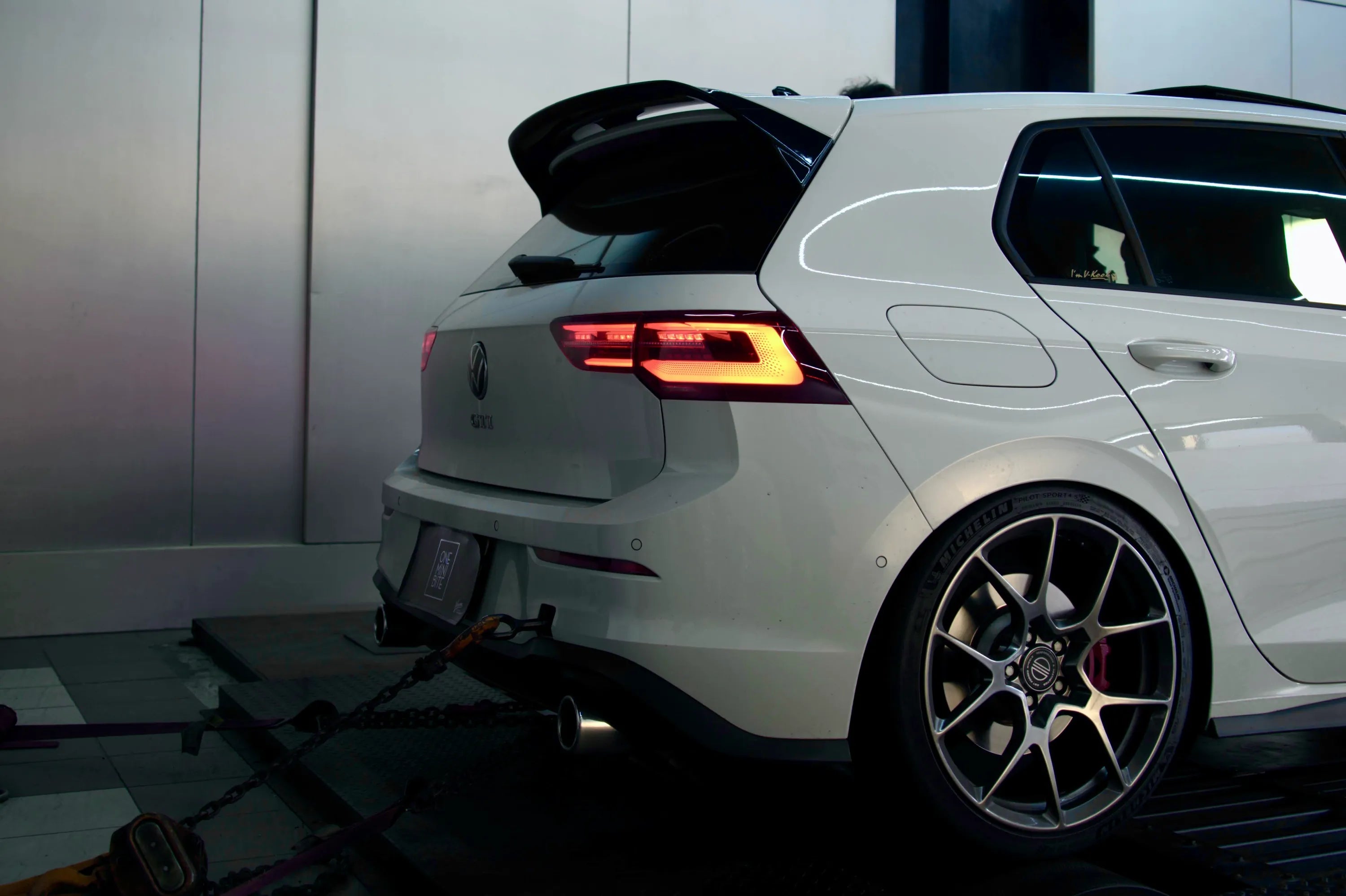 MK8 Golf FlowCore400™ downpipe 400-cell catalytic ensures no exhaust odor and emissions compliance