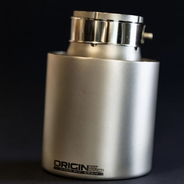 Sistema de escape custom para MINI Cooper JCW F67 con pops y bangs característicos