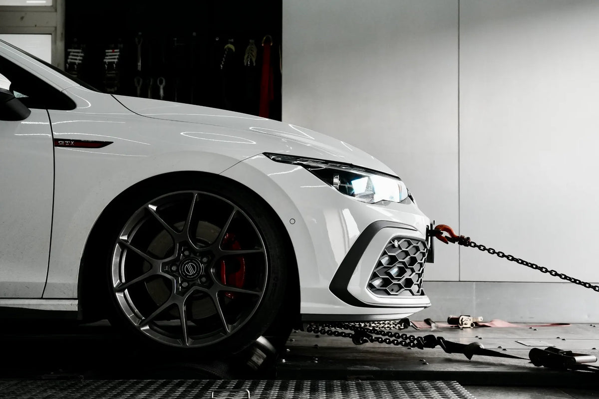 VW Golf MK8 FlowCore400™ downpipe real-world driving torque response between 1500–4000 RPM