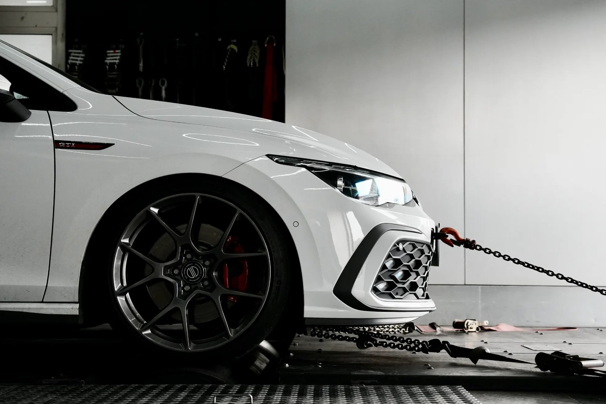 VW Golf MK8 FlowCore400™ downpipe real-world driving torque response between 1500–4000 RPM