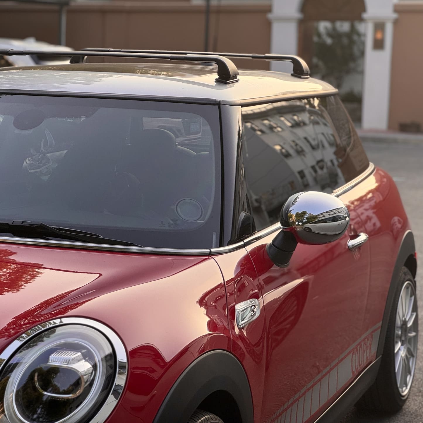 Roof rack bars installed on Mini Cooper Clubman R55 without rails