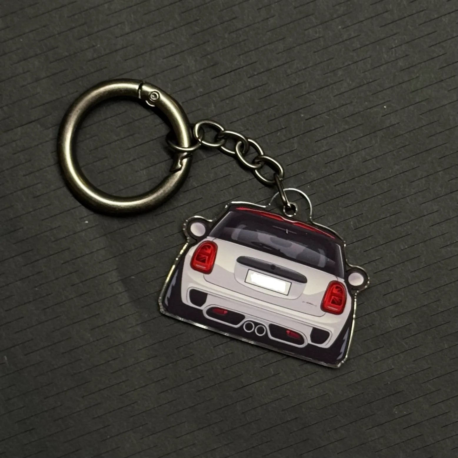 Custom MINI Cooper miniature keychain in acrylic, hand-made and personalized, car enthusiast gift