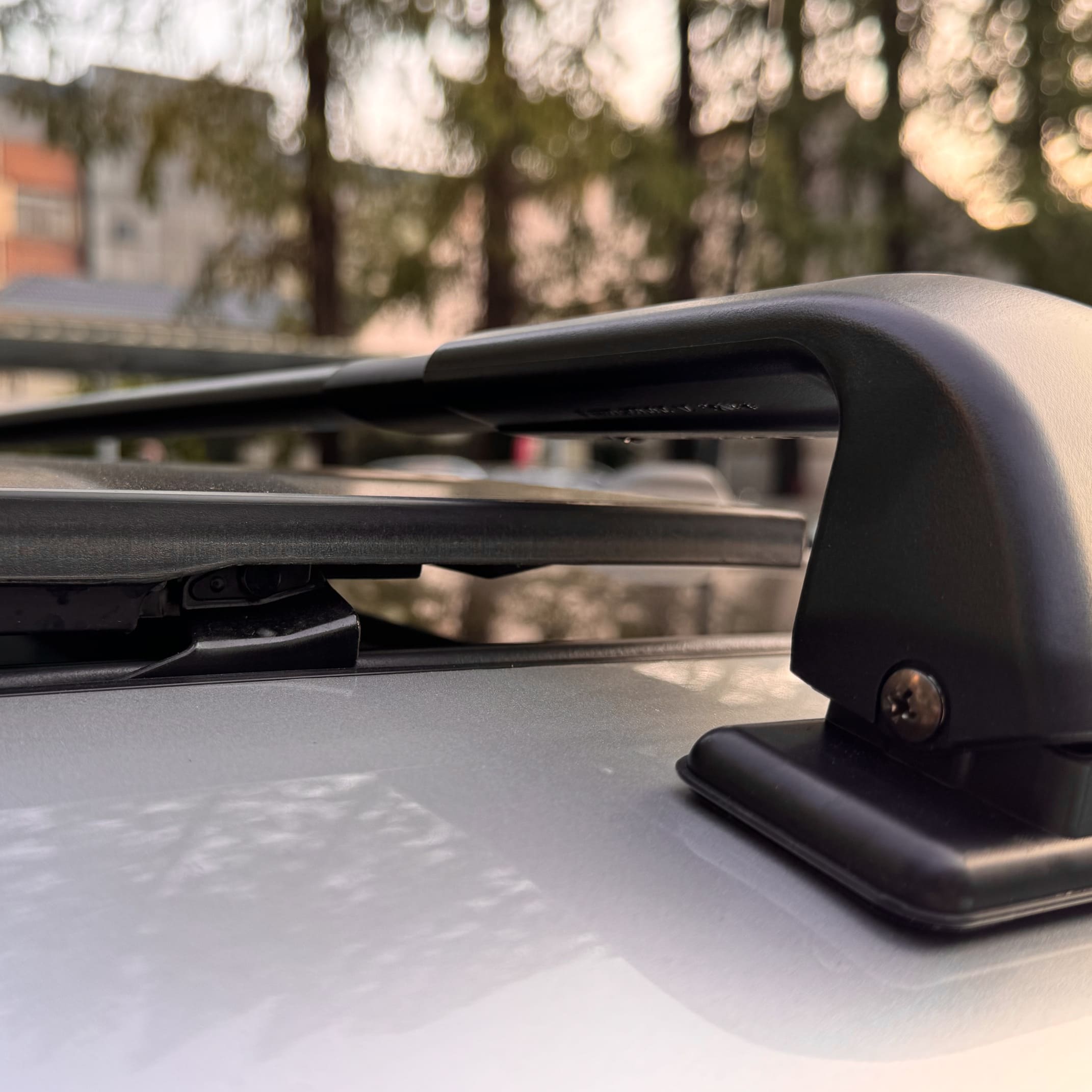 Bike roof rack mounted on Mini Cooper without rails