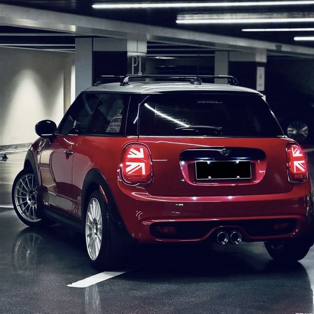 Thule roof rack bars installed on Mini Cooper without roof rails