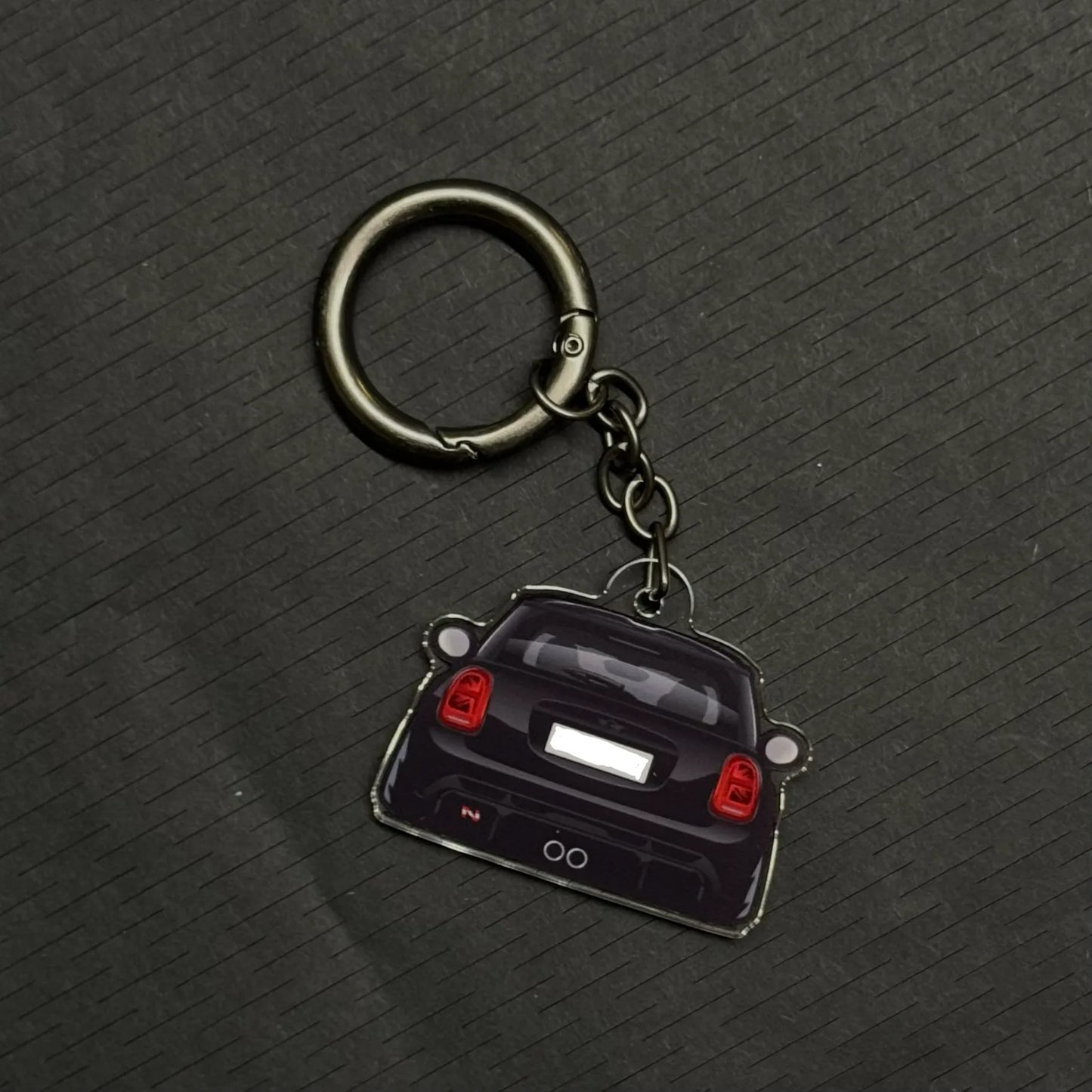 Custom acrylic MINI Cooper keychain, personalized with license plate and car color, ideal car gift