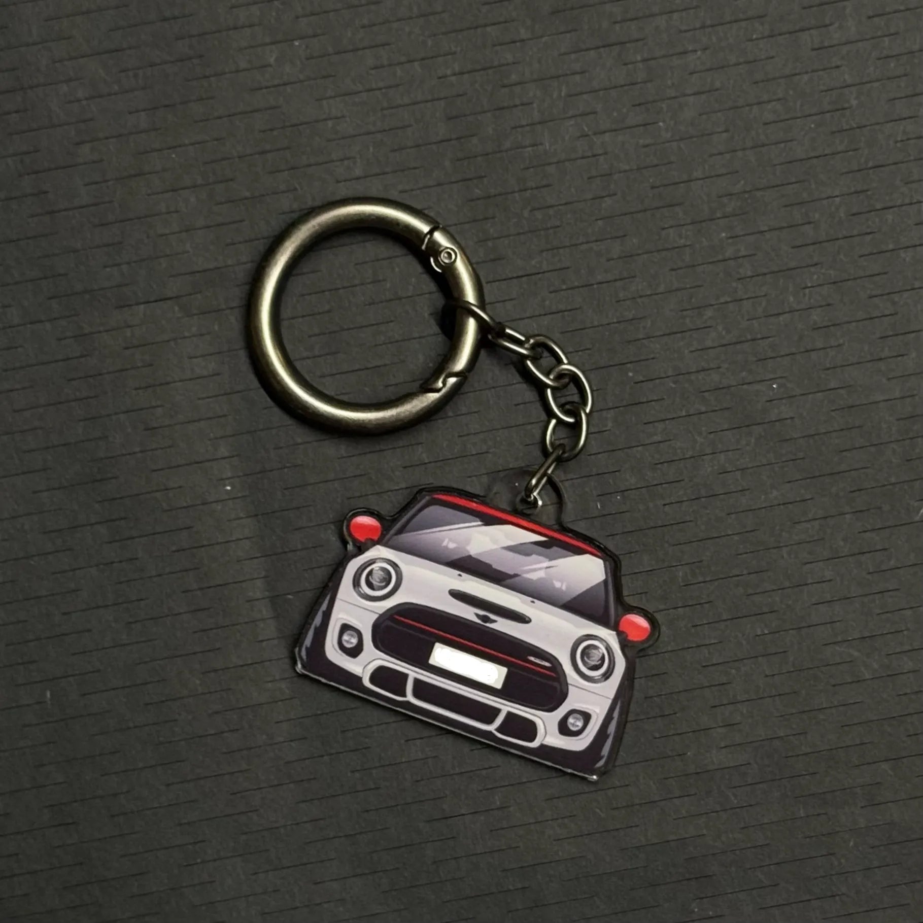 Personalized acrylic keychain shaped like a MINI Cooper, perfect gift for car enthusiasts