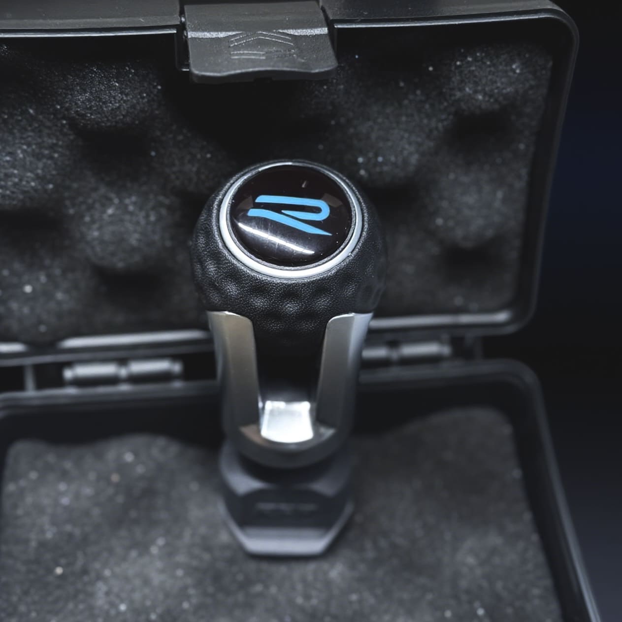 High-quality gear knob extension installed in VW Golf R MK8 for improved shifting ergonomics