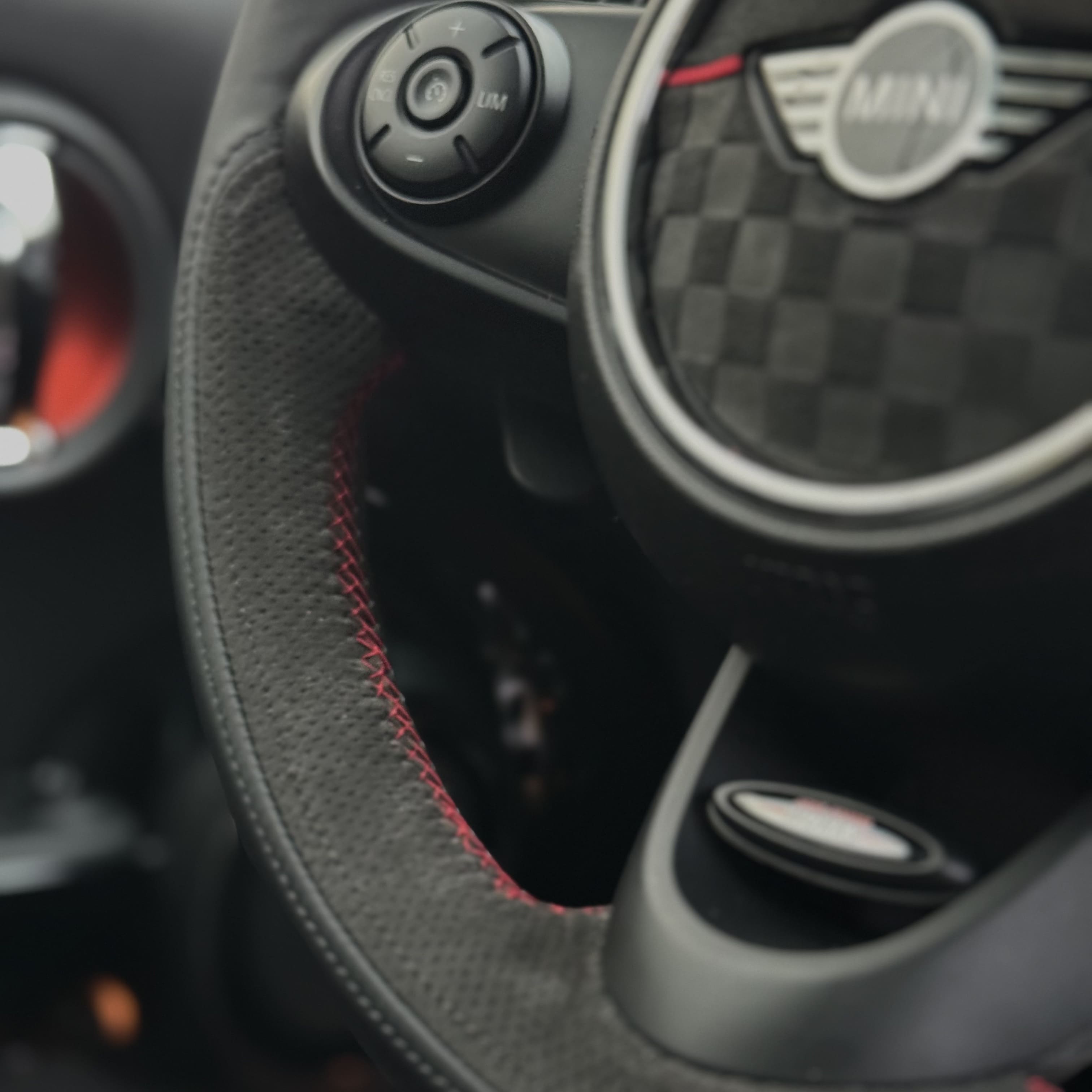 Heated-compatible Alcantara steering wheel cover for MINI Countryman