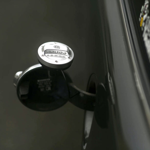  Locking gas cap solution for MINI Cooper with secure tethered aluminum lid
