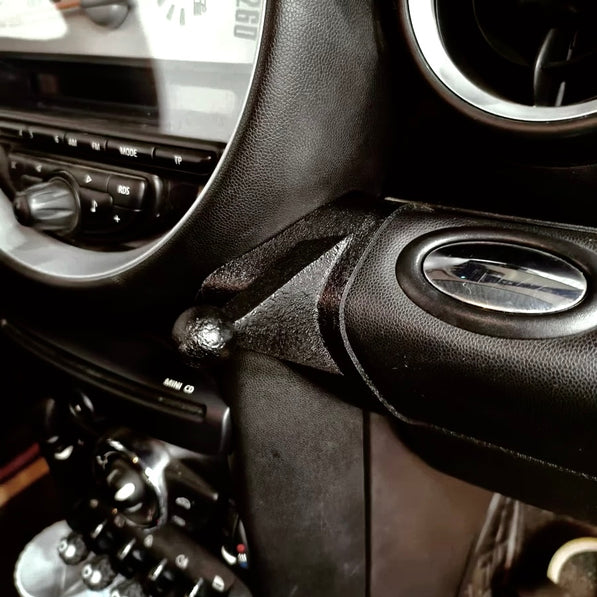 phone mount setup installed on MINI Cooper R56 dashboard.