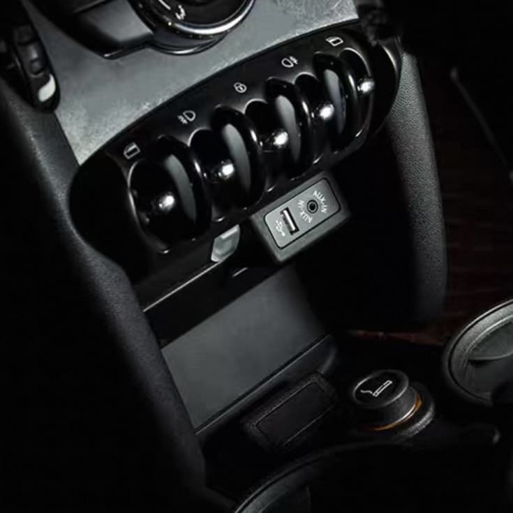 EM Bluetooth and USB adaptor installed in MINI Cooper R56 center console