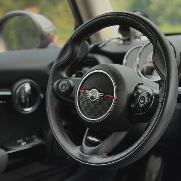 Couvercle d’airbag en Alcantara style JCW installé sur MINI Cooper R56 2011