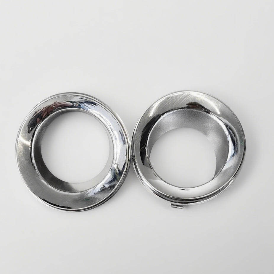 OEM vs aftermarket fog light trim comparison for MINI R50 – gloss black and chrome bezels side by side