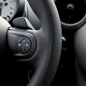 Personnalisation de volant pour MINI R56 et F56 – cuir et Alcantara