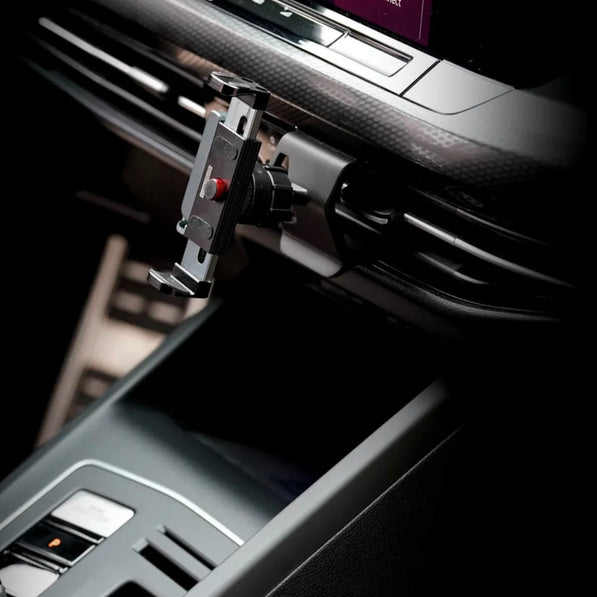 Installed VW Golf phone holder with mechanical grip – secure dash moun