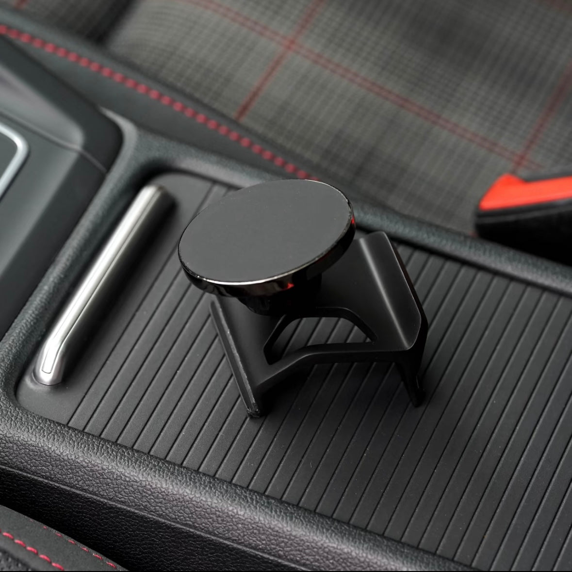 VW phone mount with MagSafe magnetic holder – for Golf MK8/MK8.5